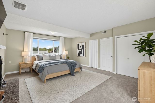 2166 Heritage Way, Oak Harbor, WA 98277