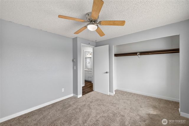 2166 Heritage Way, Oak Harbor, WA 98277
