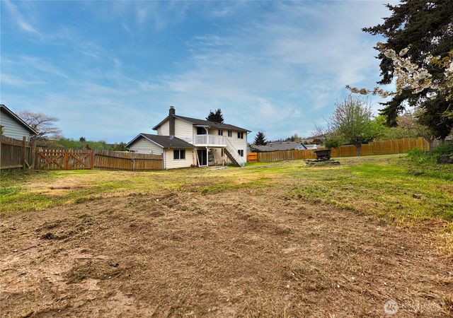 2166 Heritage Way, Oak Harbor, WA 98277