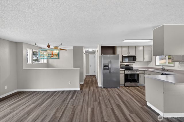 2166 Heritage Way, Oak Harbor, WA 98277