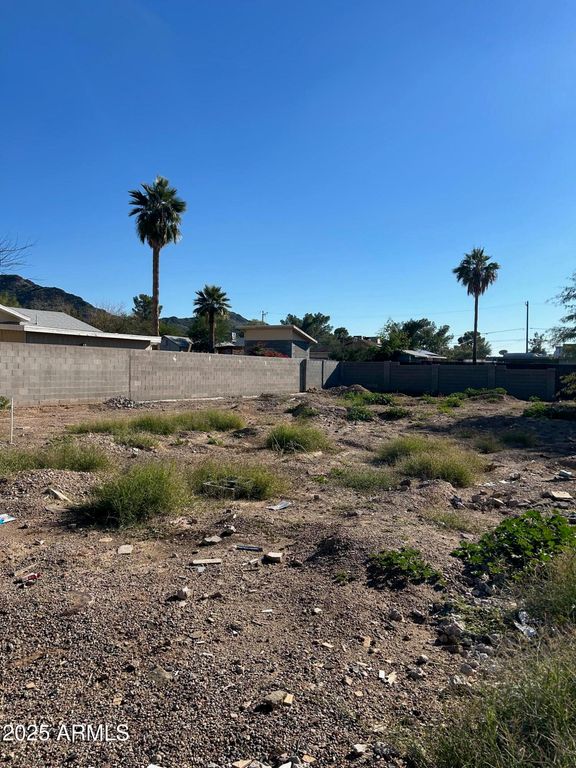 1213 E VOGEL Avenue 3, Phoenix, AZ 85020