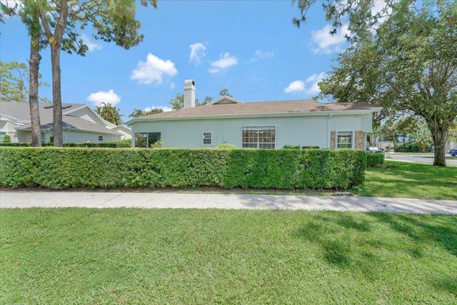 1040 WILD CHERRY Lane, Wellington, FL 33414