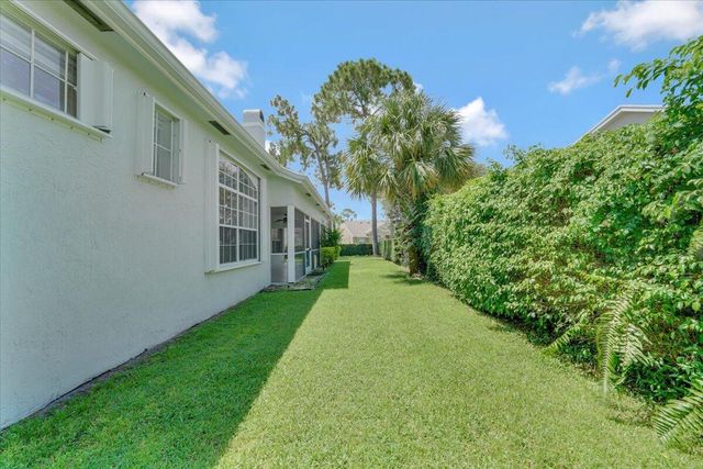 1040 WILD CHERRY Lane, Wellington, FL 33414
