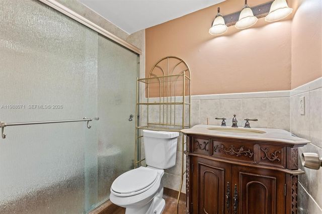 314 NE 142 Street 16C, Miami, FL 33161