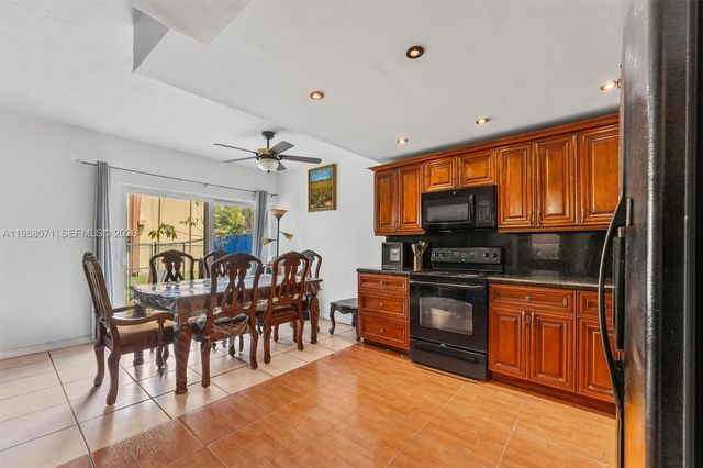 314 NE 142 Street 16C, Miami, FL 33161