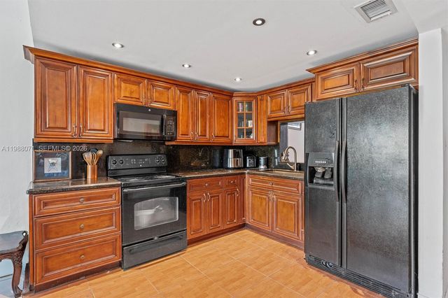 314 NE 142 Street 16C, Miami, FL 33161