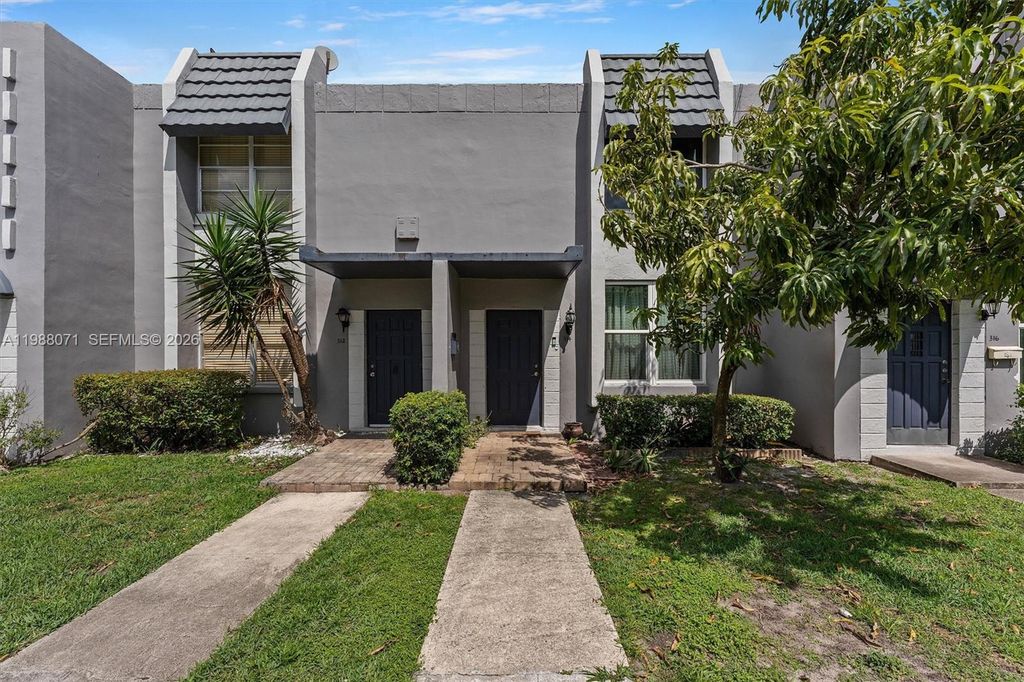 314 NE 142 Street 16C, Miami, FL 33161