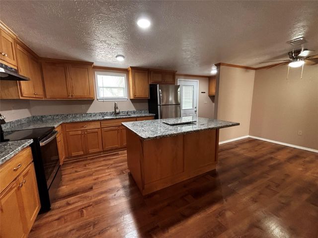 1677 Us Highway 190 Highway E, Huntsville, TX 77340