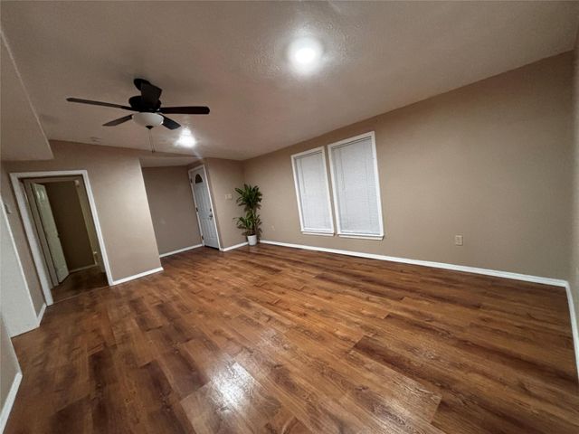 1677 Us Highway 190 Highway E, Huntsville, TX 77340