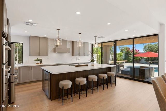 8379 E SAN SALVADOR Drive, Scottsdale, AZ 85258