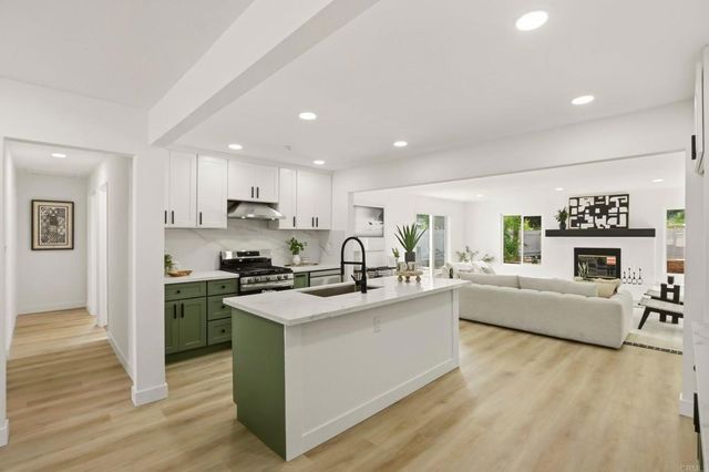 9367 De Camp Dr, La Mesa, CA 91942