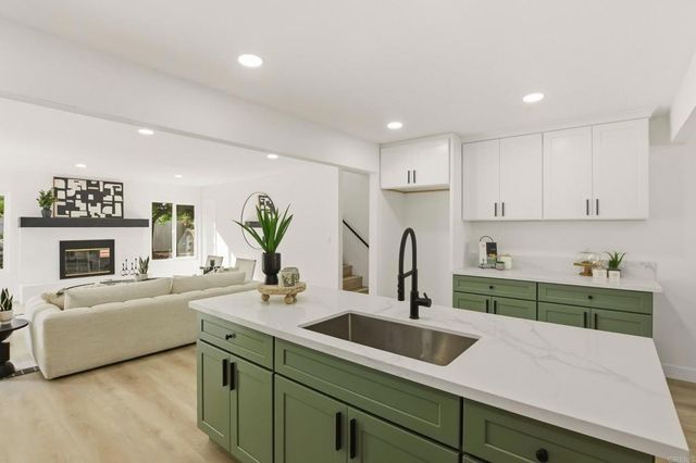 9367 De Camp Dr, La Mesa, CA 91942