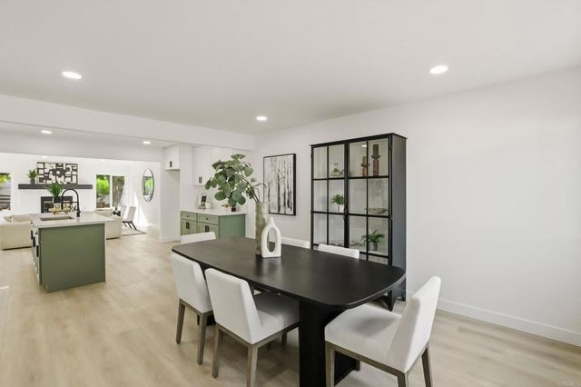 9367 De Camp Dr, La Mesa, CA 91942