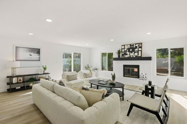 9367 De Camp Dr, La Mesa, CA 91942