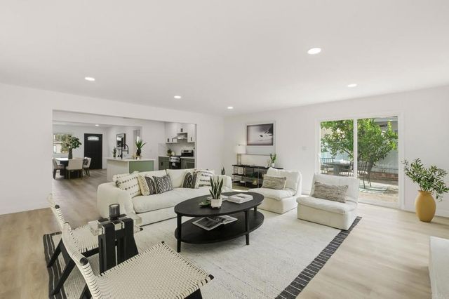 9367 De Camp Dr, La Mesa, CA 91942