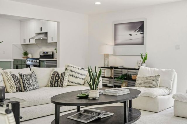 9367 De Camp Dr, La Mesa, CA 91942