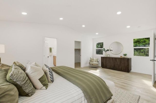 9367 De Camp Dr, La Mesa, CA 91942