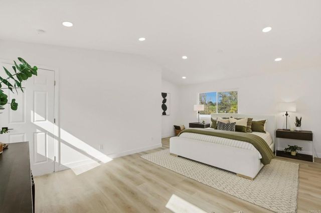 9367 De Camp Dr, La Mesa, CA 91942