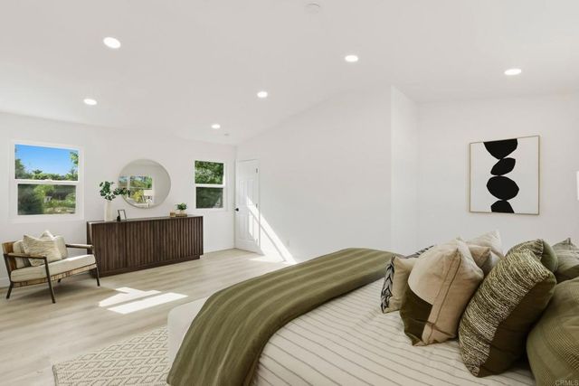 9367 De Camp Dr, La Mesa, CA 91942