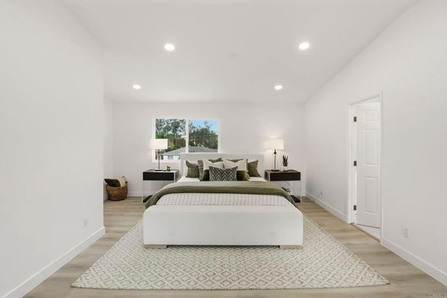 9367 De Camp Dr, La Mesa, CA 91942