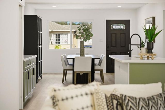 9367 De Camp Dr, La Mesa, CA 91942