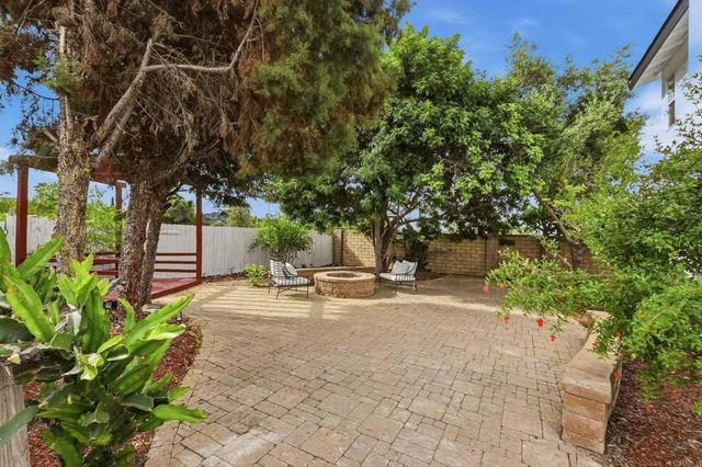 9367 De Camp Dr, La Mesa, CA 91942