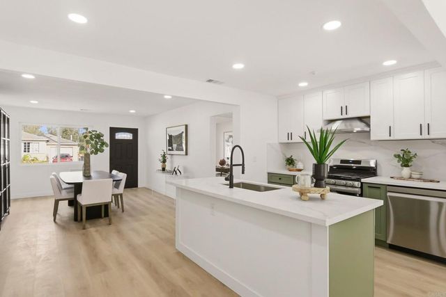 9367 De Camp Dr, La Mesa, CA 91942