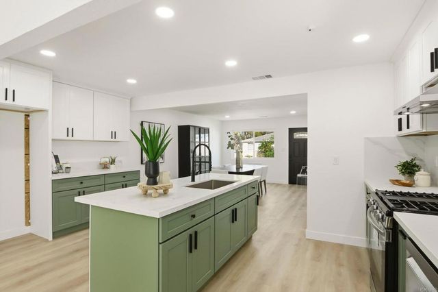 9367 De Camp Dr, La Mesa, CA 91942