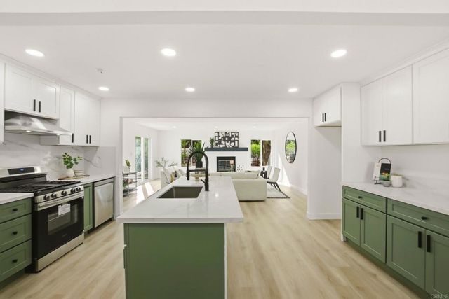 9367 De Camp Dr, La Mesa, CA 91942