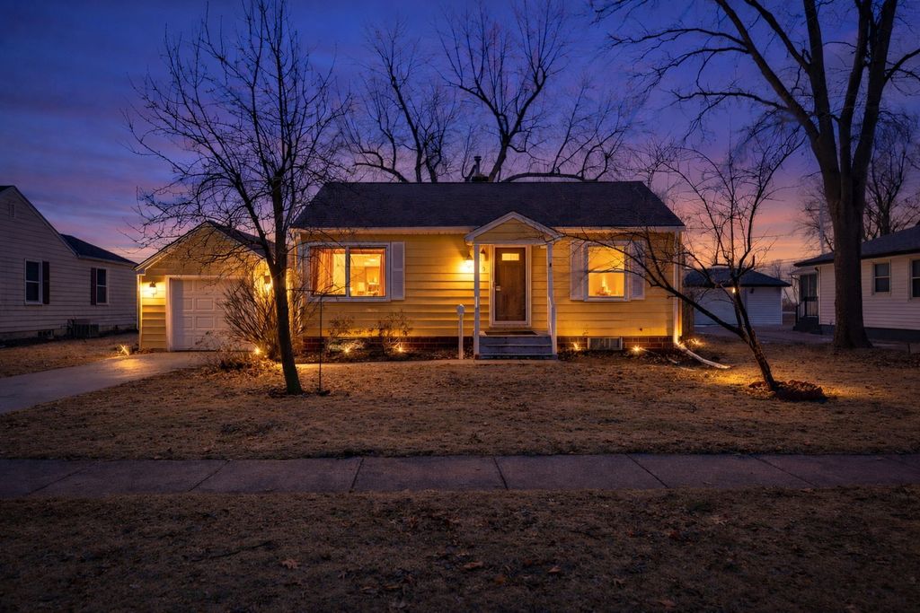 1169 SW Kenworthy Drive, Ankeny, IA 50023