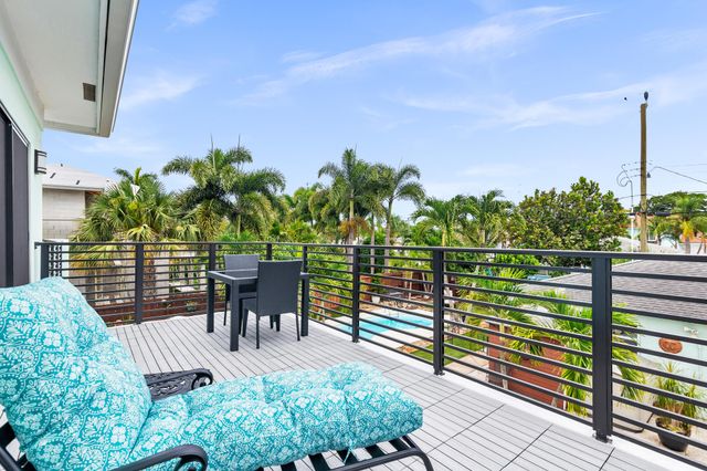 127 Auburn Drive, Lake Worth Beach, FL 33460