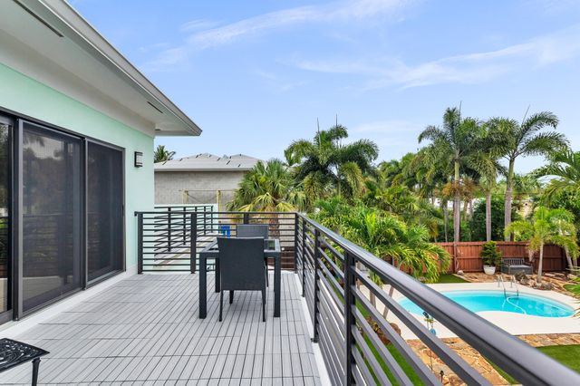 127 Auburn Drive, Lake Worth Beach, FL 33460