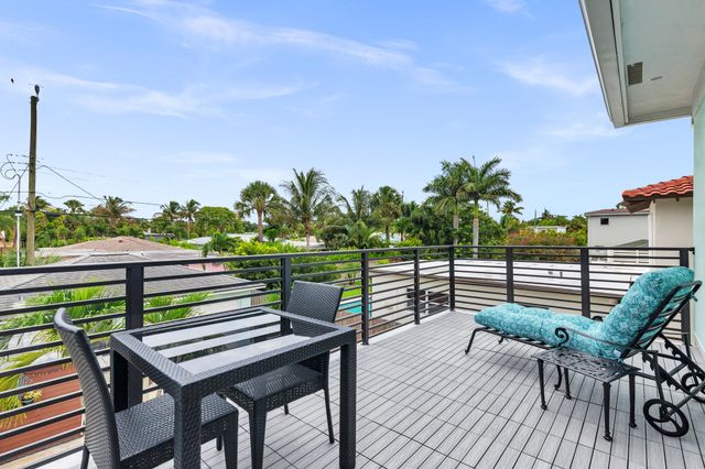 127 Auburn Drive, Lake Worth Beach, FL 33460