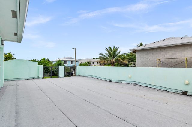 127 Auburn Drive, Lake Worth Beach, FL 33460