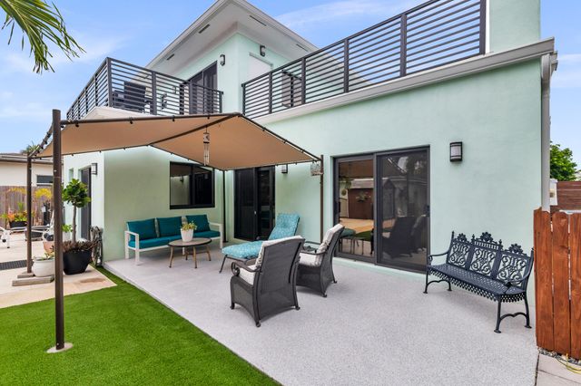 127 Auburn Drive, Lake Worth Beach, FL 33460