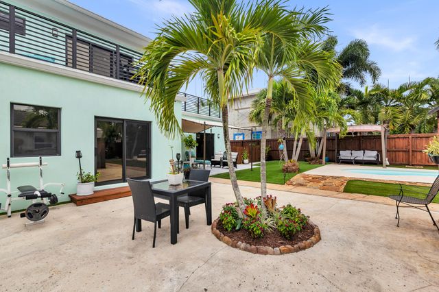 127 Auburn Drive, Lake Worth Beach, FL 33460