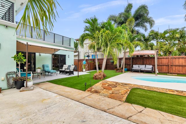 127 Auburn Drive, Lake Worth Beach, FL 33460