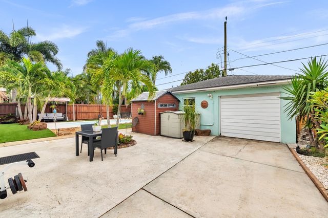 127 Auburn Drive, Lake Worth Beach, FL 33460