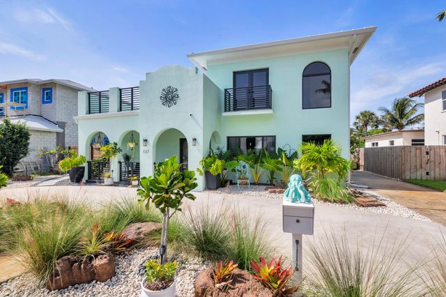 127 Auburn Drive, Lake Worth Beach, FL 33460