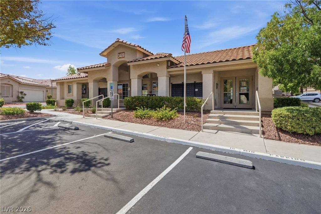 3420 Wexford Lane 104, Las Vegas, NV 89129 — photo 2