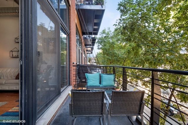 1934 N WASHTENAW Avenue 218, Chicago, IL 60647