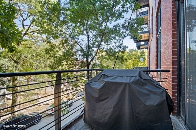1934 N WASHTENAW Avenue 218, Chicago, IL 60647