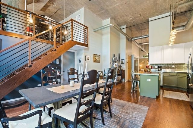 1934 N WASHTENAW Avenue 218, Chicago, IL 60647