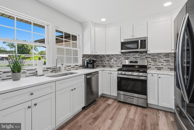 3 STAGECOACH RD, Southampton, NJ 08088