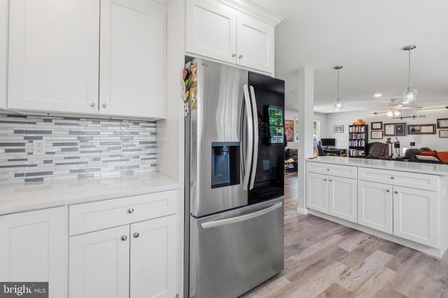 3 STAGECOACH RD, Southampton, NJ 08088