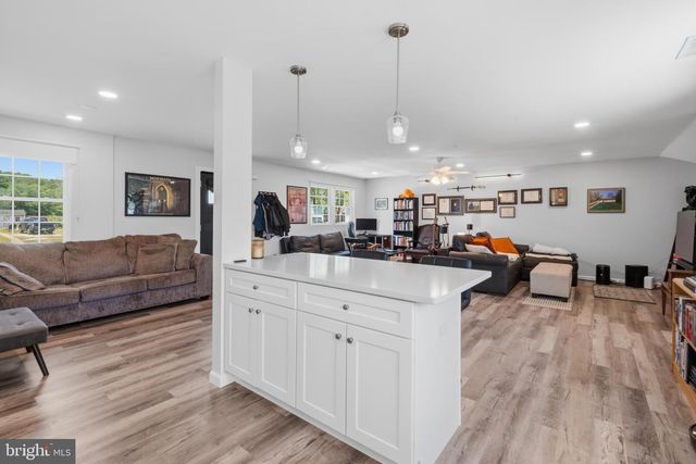 3 STAGECOACH RD, Southampton, NJ 08088