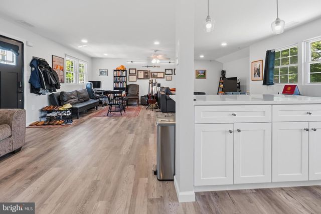3 STAGECOACH RD, Southampton, NJ 08088