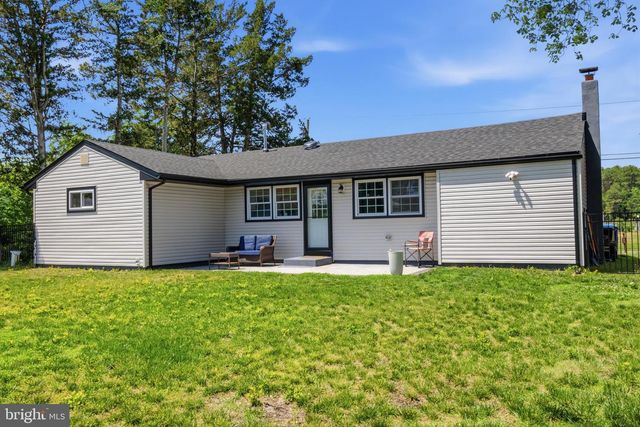 3 STAGECOACH RD, Southampton, NJ 08088