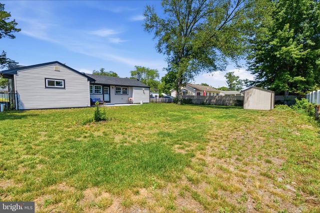 3 STAGECOACH RD, Southampton, NJ 08088