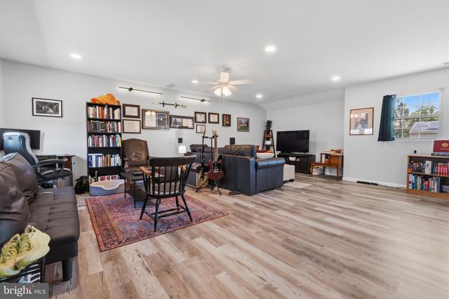 3 STAGECOACH RD, Southampton, NJ 08088